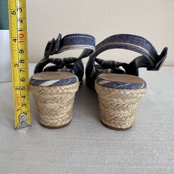 New Bella Vita Seraphina 2 Navy Stripe Espadrille Wedge Sandals Women’s 7WW - Picture 11 of 14